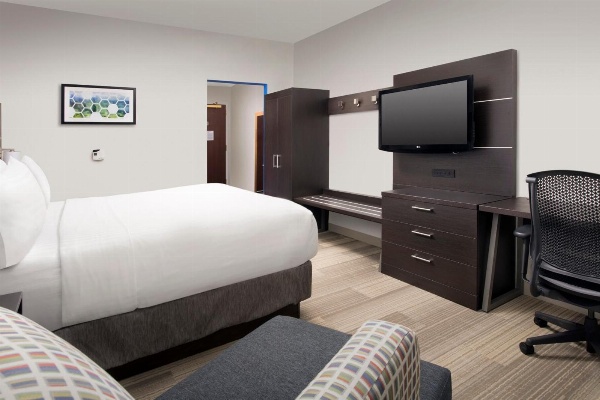 Holiday Inn Express Knoxville-Strawberry Plains, an IHG Hotel image 2